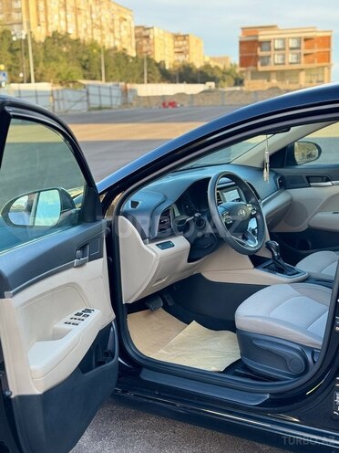 Hyundai Elantra 2019, 61,000 km - 2.0 l - Bakı