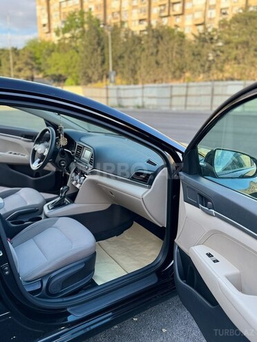 Hyundai Elantra 2019, 61,000 km - 2.0 l - Bakı
