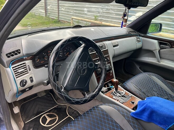 Mercedes E 230 1996, 330,700 km - 2.3 l - Bakı