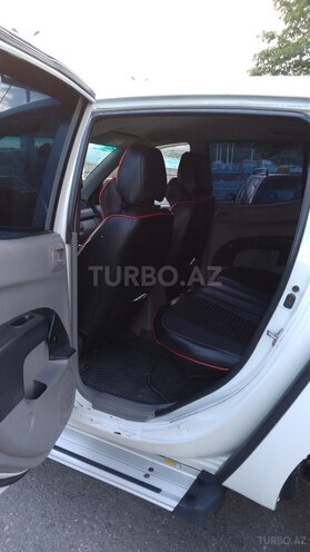 Mitsubishi L200 2013, 292,800 km - 2.5 л - Quba