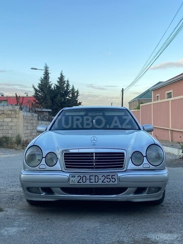 Mercedes E 320