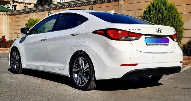 Hyundai Elantra 2015, 140,000 km - 1.8 л - Bakı