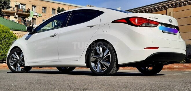 Hyundai Elantra 2015, 140,000 km - 1.8 л - Bakı