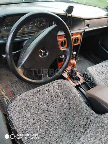 Mercedes 190 1990, 450,000 km - 1.8 l - Qəbələ