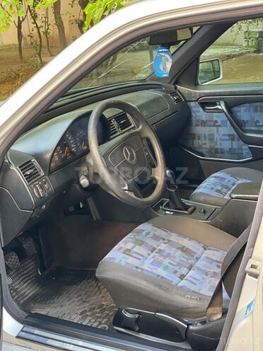 Mercedes C 180 1997, 298,000 km - 1.8 l - Bakı