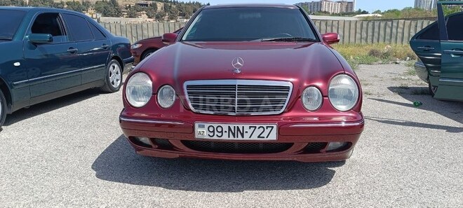 Mercedes E 240