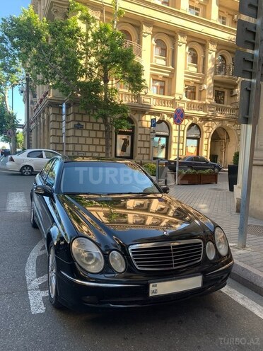 Mercedes E 240