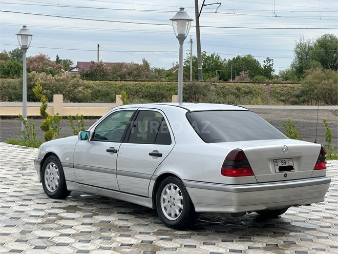 Mercedes C 200 1999, 260,777 km - 2.0 l - Saatlı
