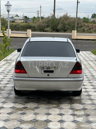 Mercedes C 200 1999, 260,777 km - 2.0 l - Saatlı