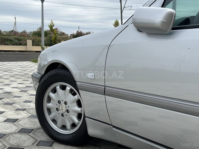 Mercedes C 200 1999, 260,777 km - 2.0 l - Saatlı