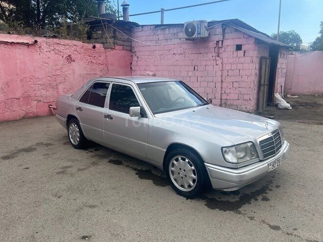 Mercedes E 220 1994, 330,000 km - 2.2 л - Bakı