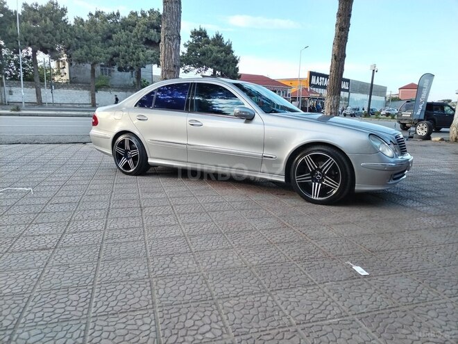 Mercedes E 240