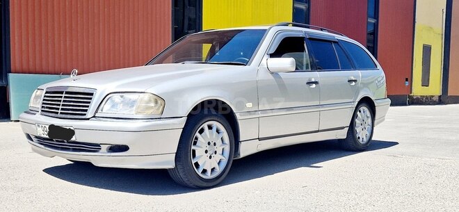 Mercedes C 200