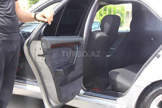 Mercedes C 200 1995, 456,000 km - 2.0 l - Gəncə