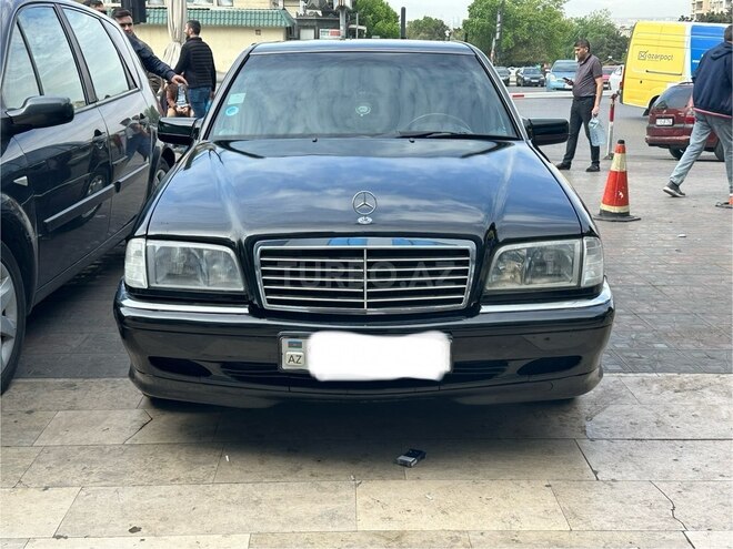 Mercedes C 200