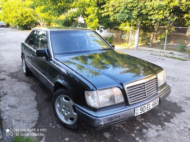 Mercedes E 220 1994, 350,000 km - 2.2 л - Gəncə