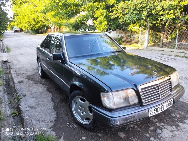 Mercedes E 220 1994, 350,000 km - 2.2 л - Gəncə