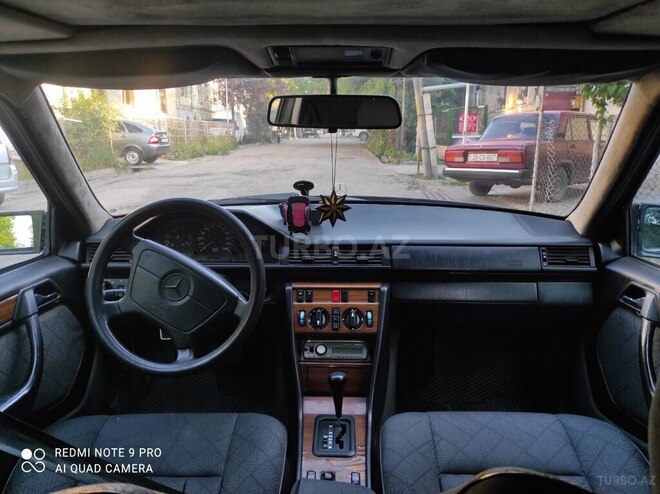 Mercedes E 220 1994, 350,000 km - 2.2 л - Gəncə