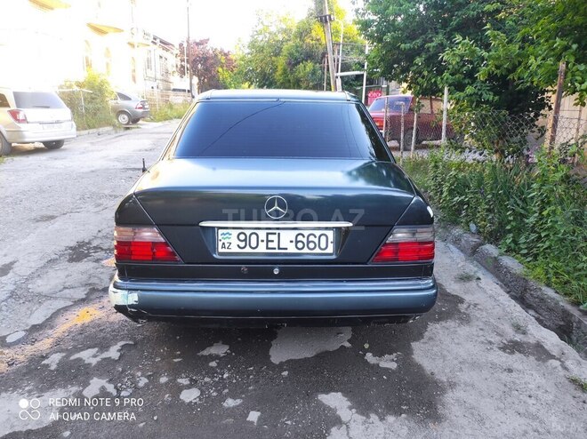 Mercedes E 220 1994, 350,000 km - 2.2 л - Gəncə