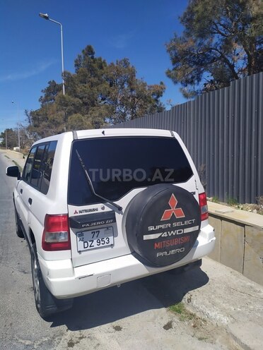 Mitsubishi Pajero io