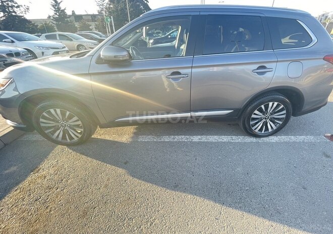 Mitsubishi Outlander 2018, 75,374 km - 2.4 л - Bakı