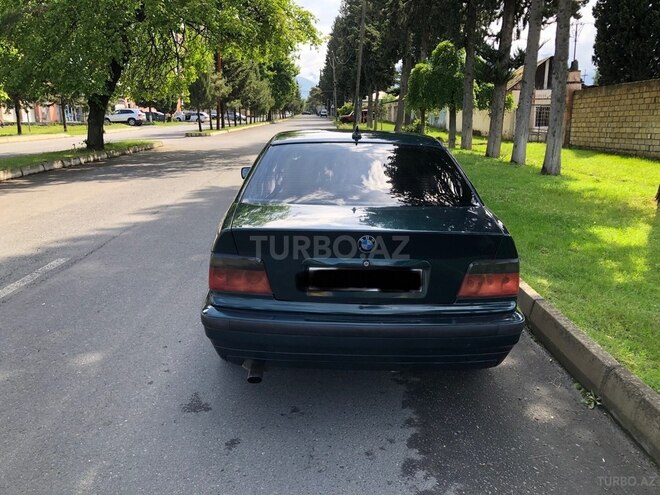 BMW 318 1994, 277,520 km - 1.8 l - Zaqatala