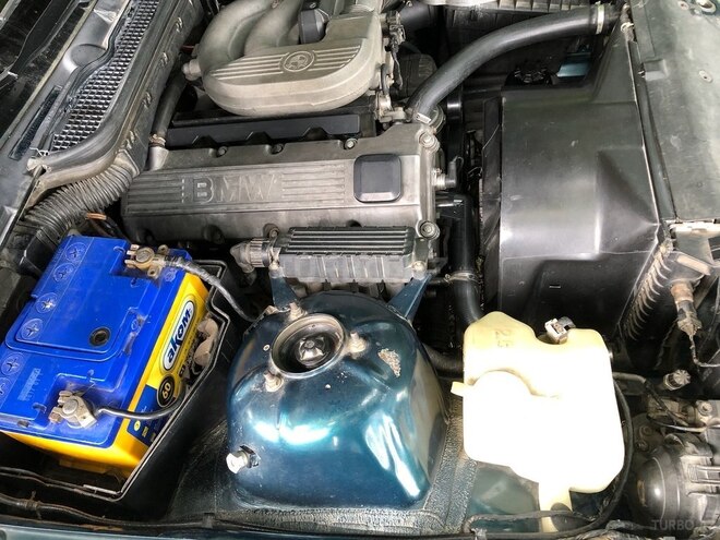 BMW 318 1994, 277,520 km - 1.8 l - Zaqatala
