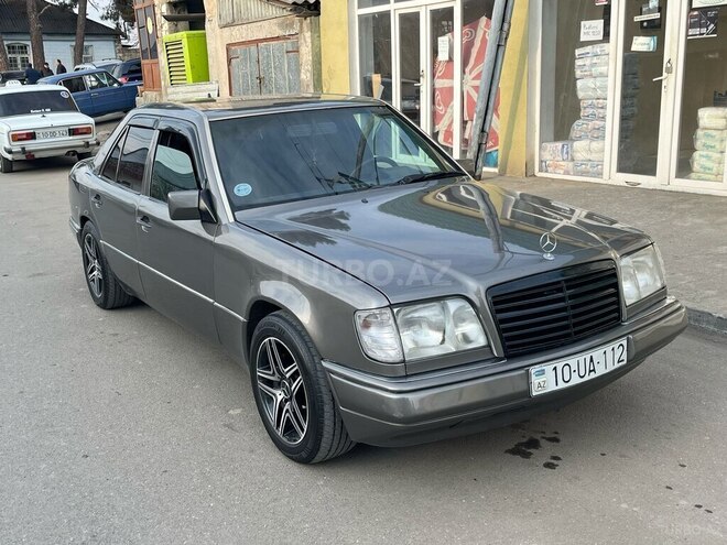 Mercedes E 300 1994, 153,000 km - 3.0 l - Qazax