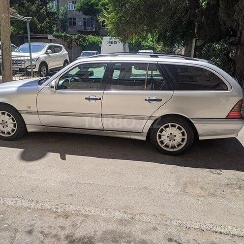 Mercedes C 220 2000, 364,000 km - 2.2 l - Kürdəmir