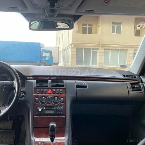 Mercedes E 270 2000, 296,590 km - 2.7 l - Bakı