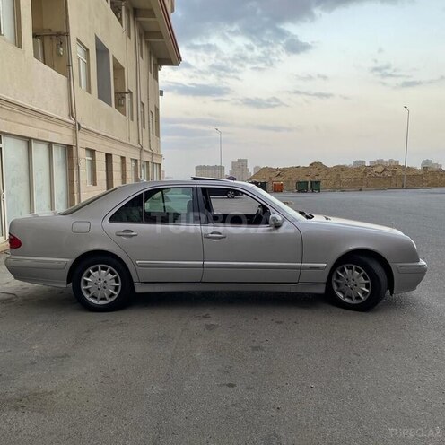 Mercedes E 270 2000, 296,590 km - 2.7 l - Bakı