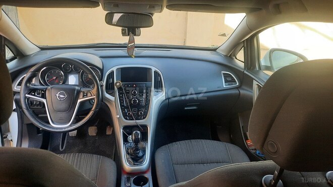 Opel Astra 2011, 180,000 km - 1.3 l - Bakı