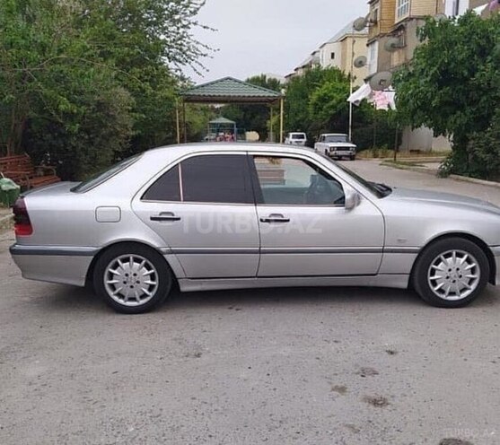 Mercedes C 200 1997, 398,741 km - 2.0 l - Naftalan