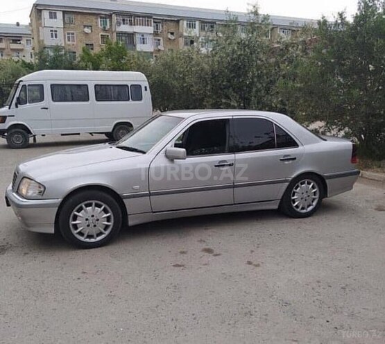 Mercedes C 200 1997, 398,741 km - 2.0 l - Naftalan