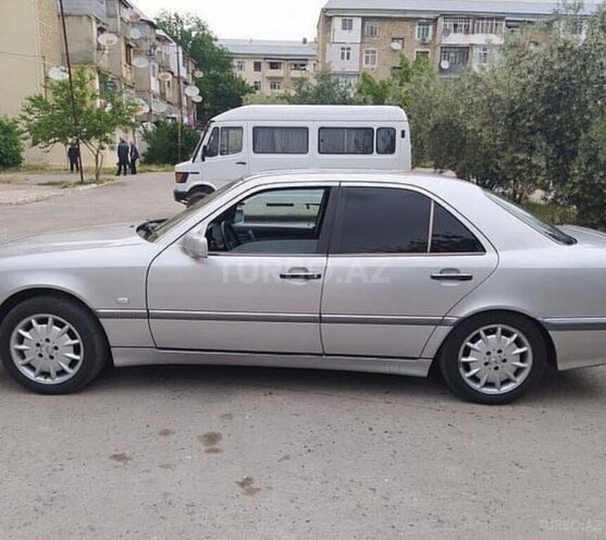 Mercedes C 200 1997, 398,741 km - 2.0 l - Naftalan