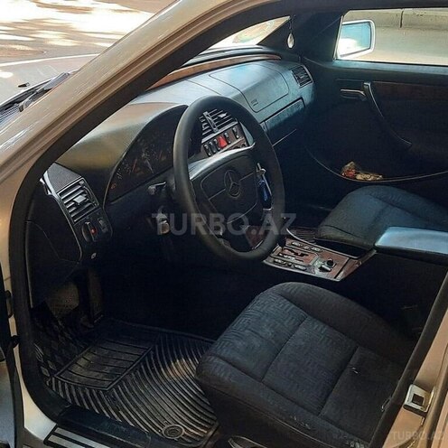 Mercedes C 200 1997, 398,741 km - 2.0 l - Naftalan