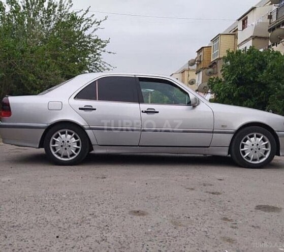 Mercedes C 200 1997, 398,741 km - 2.0 l - Naftalan
