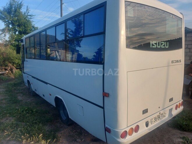 Isuzu Ecobus 2012, 190,000 km - 4.6 l - Qusar