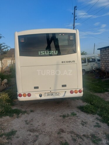 Isuzu Ecobus 2012, 190,000 km - 4.6 l - Qusar