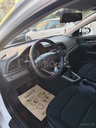 Hyundai Elantra 2018, 30,000 km - 1.6 l - Bakı