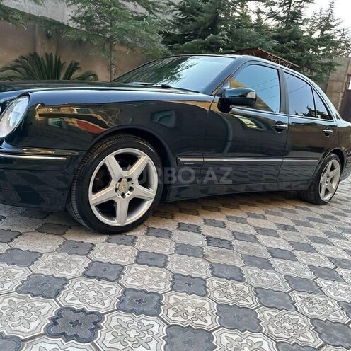 Mercedes E 270 2001, 417,852 km - 2.7 l - Yevlax