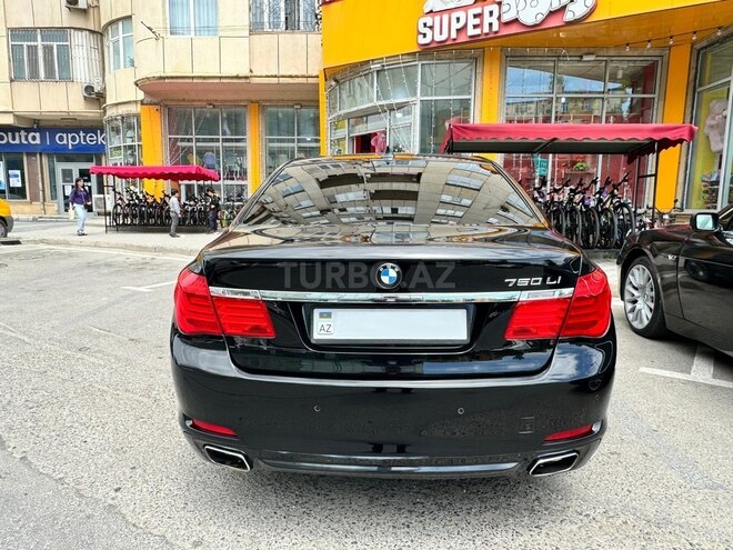 BMW 750