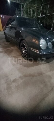 Mercedes E 240