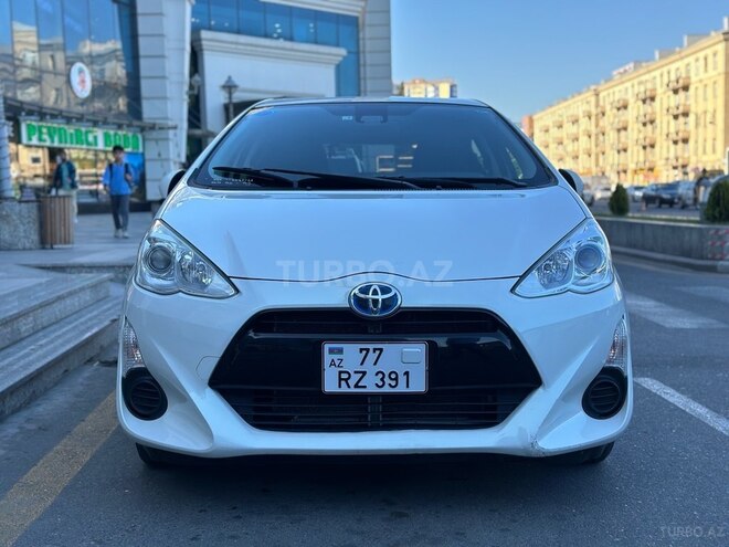 Toyota Prius C 2017, 78,000 km - 1.5 l - Bakı