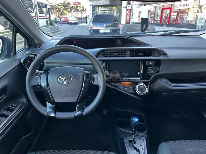Toyota Prius C 2017, 78,000 km - 1.5 l - Bakı