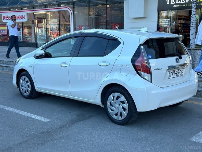 Toyota Prius C 2017, 78,000 km - 1.5 l - Bakı