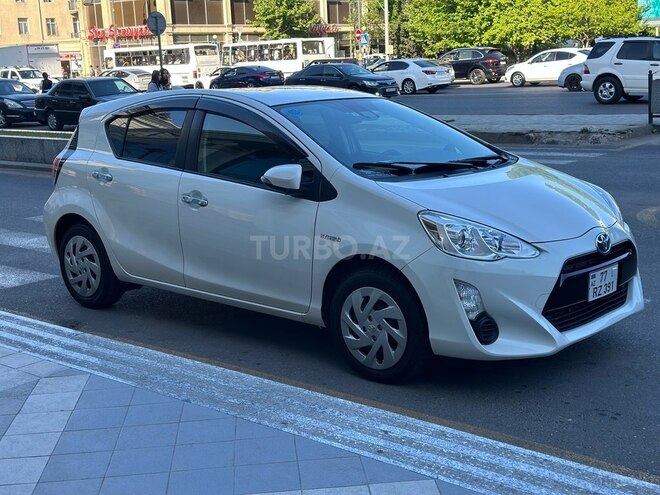 Toyota Prius C 2017, 78,000 km - 1.5 l - Bakı