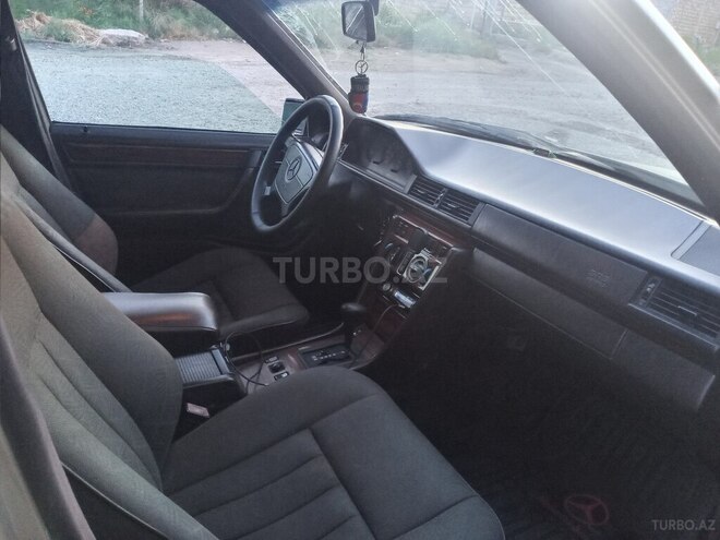 Mercedes E 220 1995, 529,680 km - 2.2 l - Sumqayıt