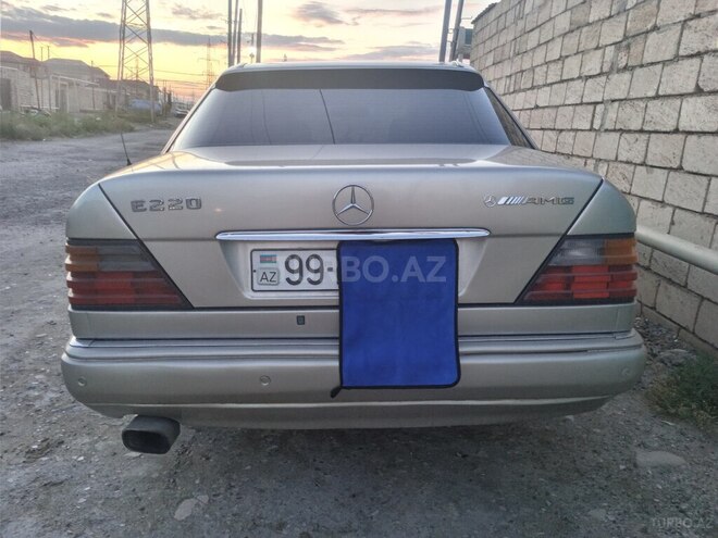Mercedes E 220 1995, 529,680 km - 2.2 l - Sumqayıt