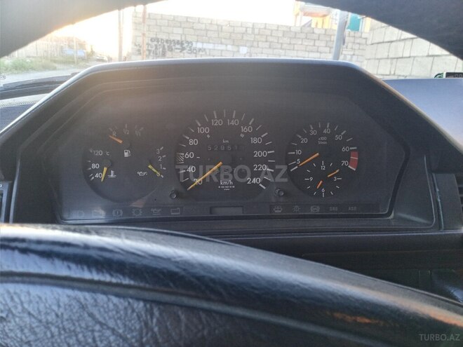 Mercedes E 220 1995, 529,680 km - 2.2 l - Sumqayıt